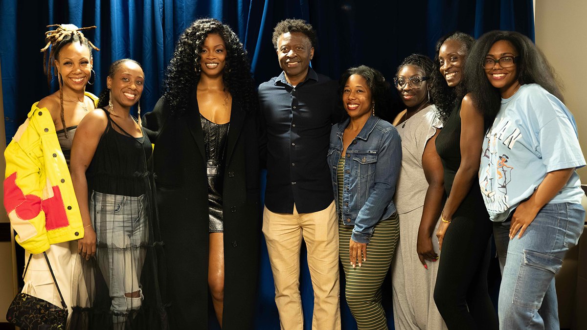 Cornell McBride, Ari Lenox and Spelman Students Enjoy A Moment After Concert