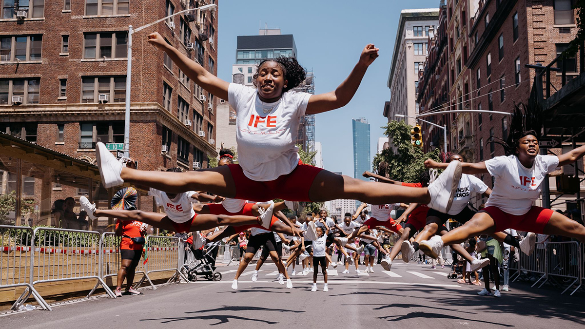 Dance_Parade_photo_by_Dinara_Khairova_of_Eden_Arts_Inc