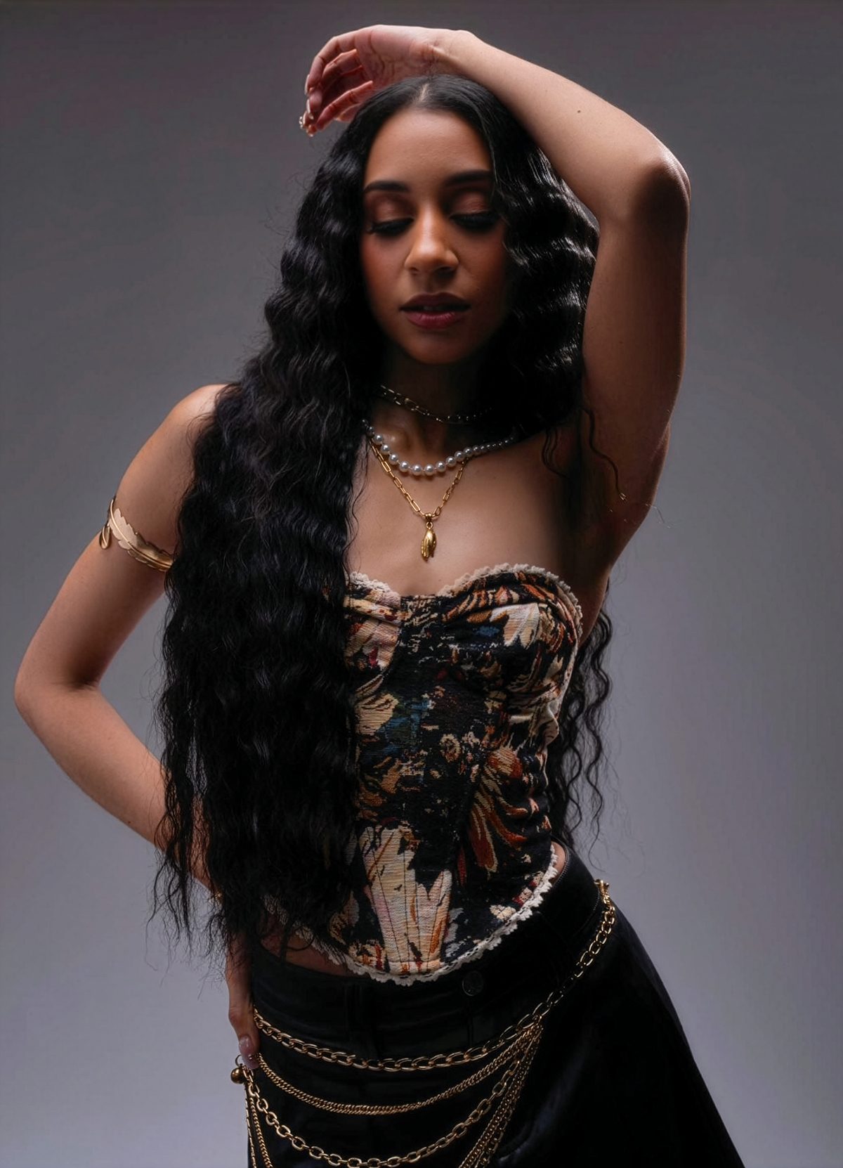 Suzi | Shot by Myles Tate