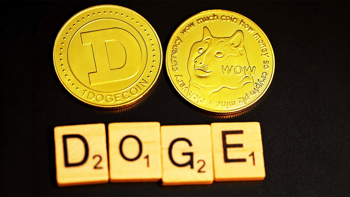 Meme Coins & Gaming: What’s The Connection? gold-and-silver-round-coin