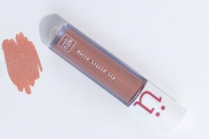 m2u-nyc-matte-liquid-lip-10