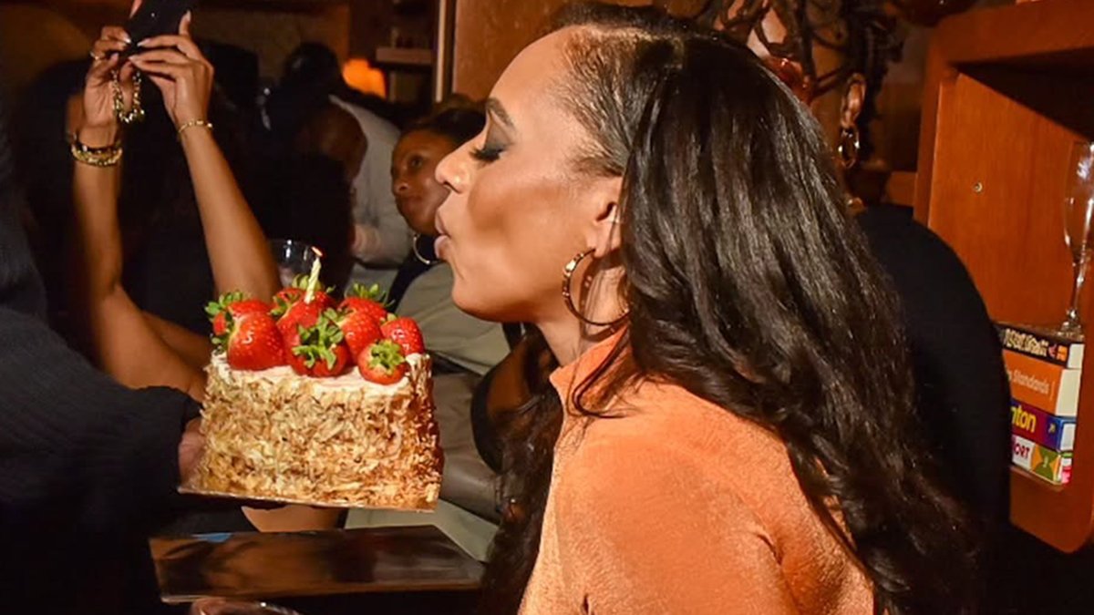 melyssa-ford-birthday-party-suite-29a-baked-by-lis | Shot by @DavidPaulOnline