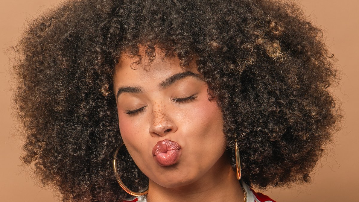 rian-wyld-poppin-press-photo