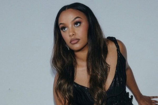 ruth b