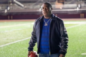 THE FALL AND RISE OF REGGIE DINKINS -- "Pilot" Episode 101 -- Pictured: Tracy Morgan as Reggie Dinkins (Photo by: Scott Gries/NBC)
