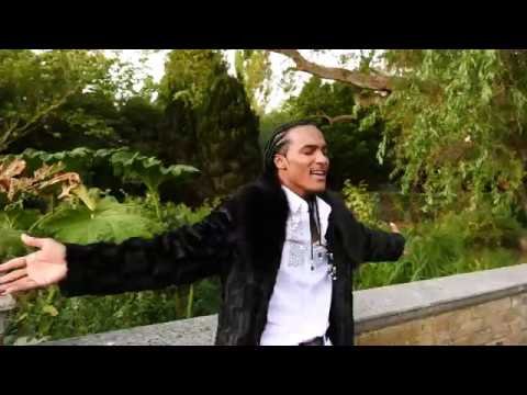 Visual: Leyton Benta – Chrysalis Smile